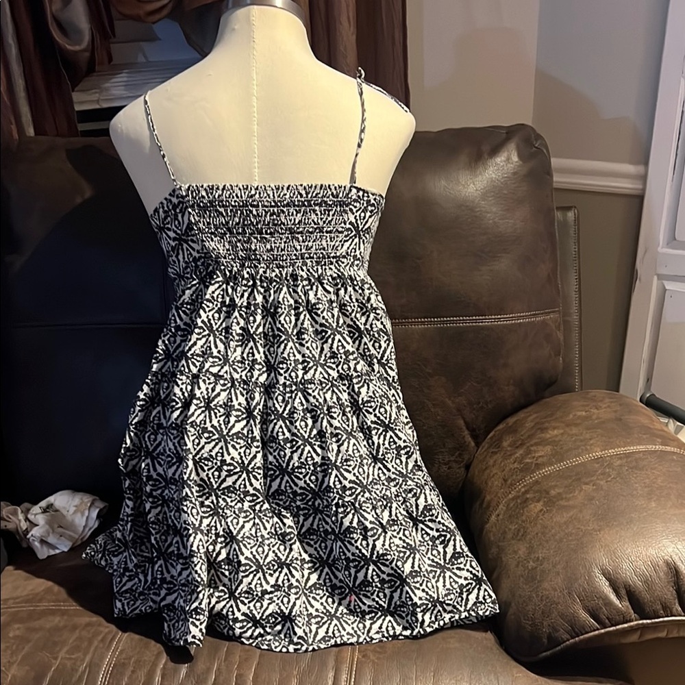 Vineyard Vines Black and White Ruched Tiered Sundress - Picture 2 of 4